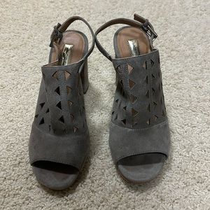 Halogen Shoes Womens 7M Suede Lazer Cut Slingback 3" Chunky Heel